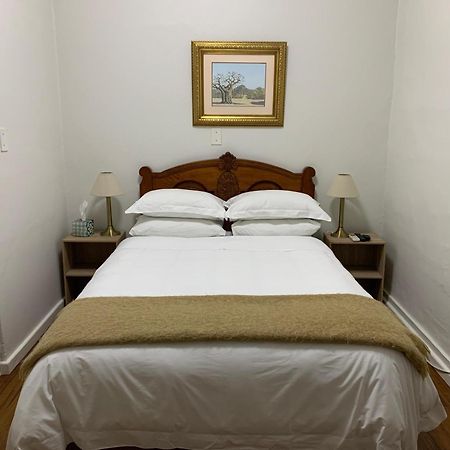 จัสต์ โจอี้ ลอดจ์ Hotel สเตลเลนบอช ภายนอก รูปภาพ